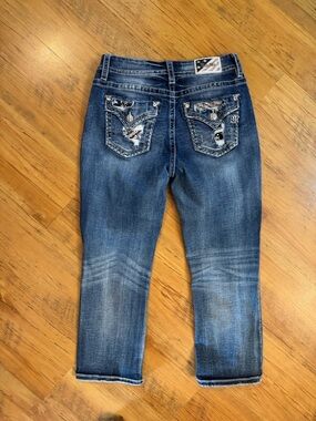 Miss Me Jean Capri Curvy Crop Sz 29